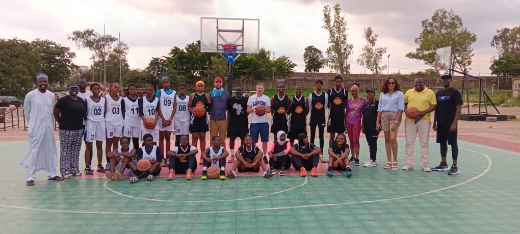 Basketball coaching session